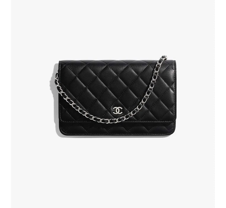 Black classic Wallet on chain