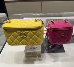 Chanel vanity small clutch with chain