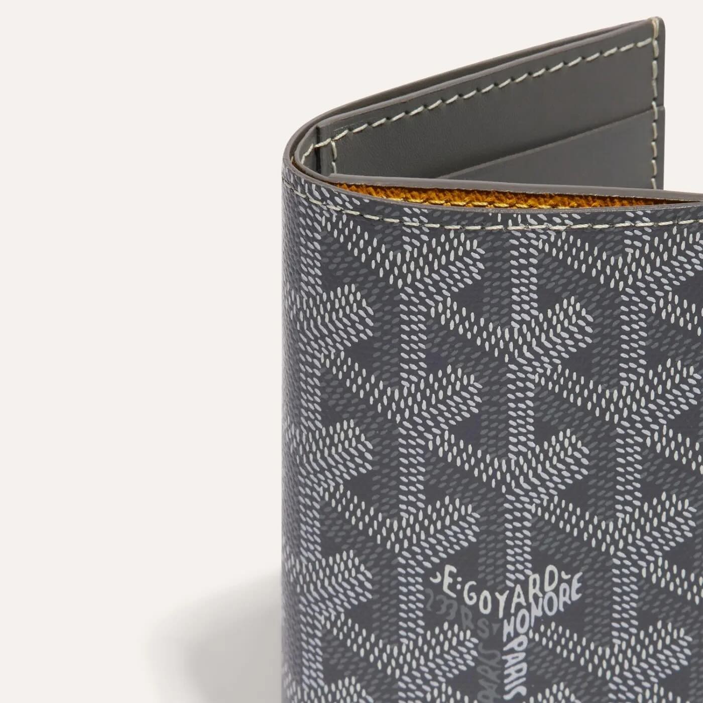The Saint-Pierre card wallet